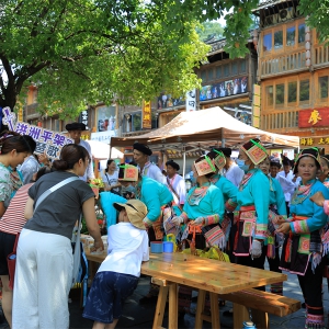 贵州黎平：黔湘桂三省（区）村歌大赛在肇兴侗寨火热开唱