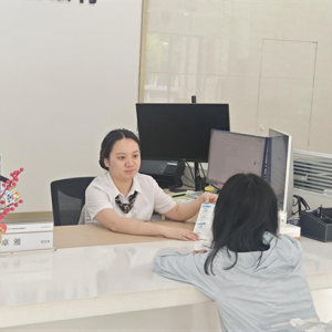 农发行贵州分行桐梓县支行积极开展贵金属与宝石行业反洗钱宣传活动